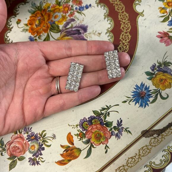 Bluette -Shoe Accessory Clips- 60s- rhinestones- silver- feminine rectangular - Picture 1 of 8